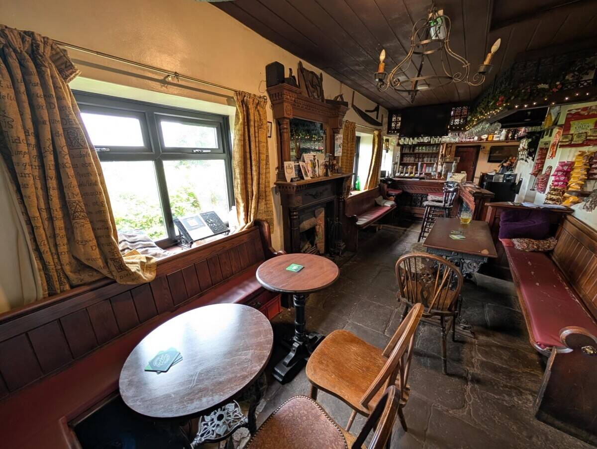 MONMOUTHSHIRE (NEAR CHEPSTOW) - CHARACTER VILLAGE FREEHOUSE