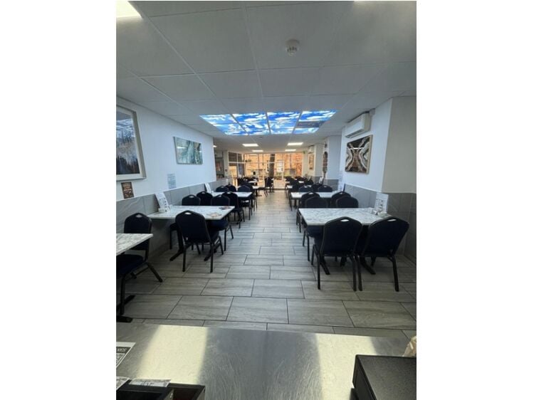 Charming Cafe & Afternoon Tea Room in Prime Mansfield Town Centre Location