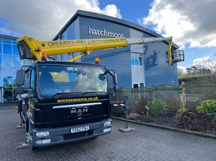MOBILE ELEVATED WORK PLATFORM (CHERRY PICKER) HIRE Photo 11