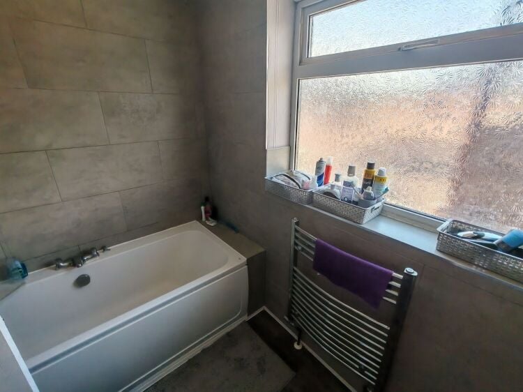 Village Convenience Store and Tea Room with Three-Bedroom Accommodation - Whitwell, Worksop Photo 11