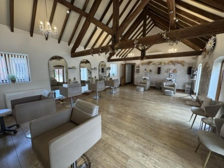 Leasehold Hair & Beauty Salon Located In Hurley, Atherstone Photo 11