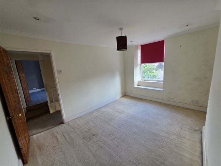 Auction Lot: Spacious Detached 3-Bedroom House with adjoining Workshop & Ample Parking For Sale in Newton Abbot Photo 11