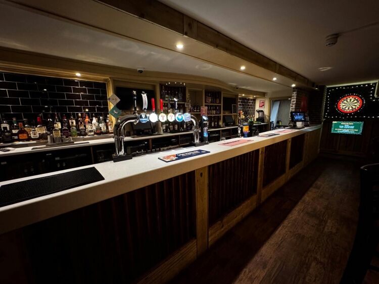 Woodpecker Restaurant & Bar