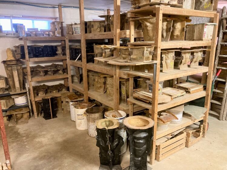 TOURIST ATTRACTION – GIFT/SOUVENIR RETAIL, ORNAMENT RETAIL & MANUFACTURING, SNACKS & GARDENS