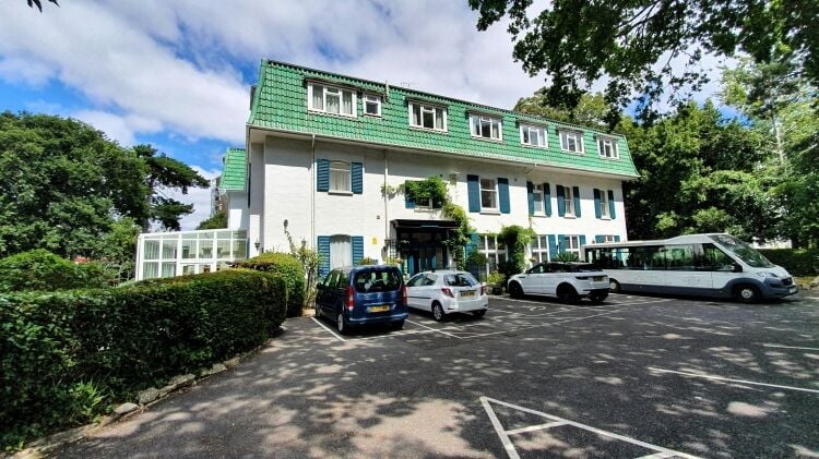 High Quality 32 Bedroom Hotel Suiting Wedding/Conference Venue