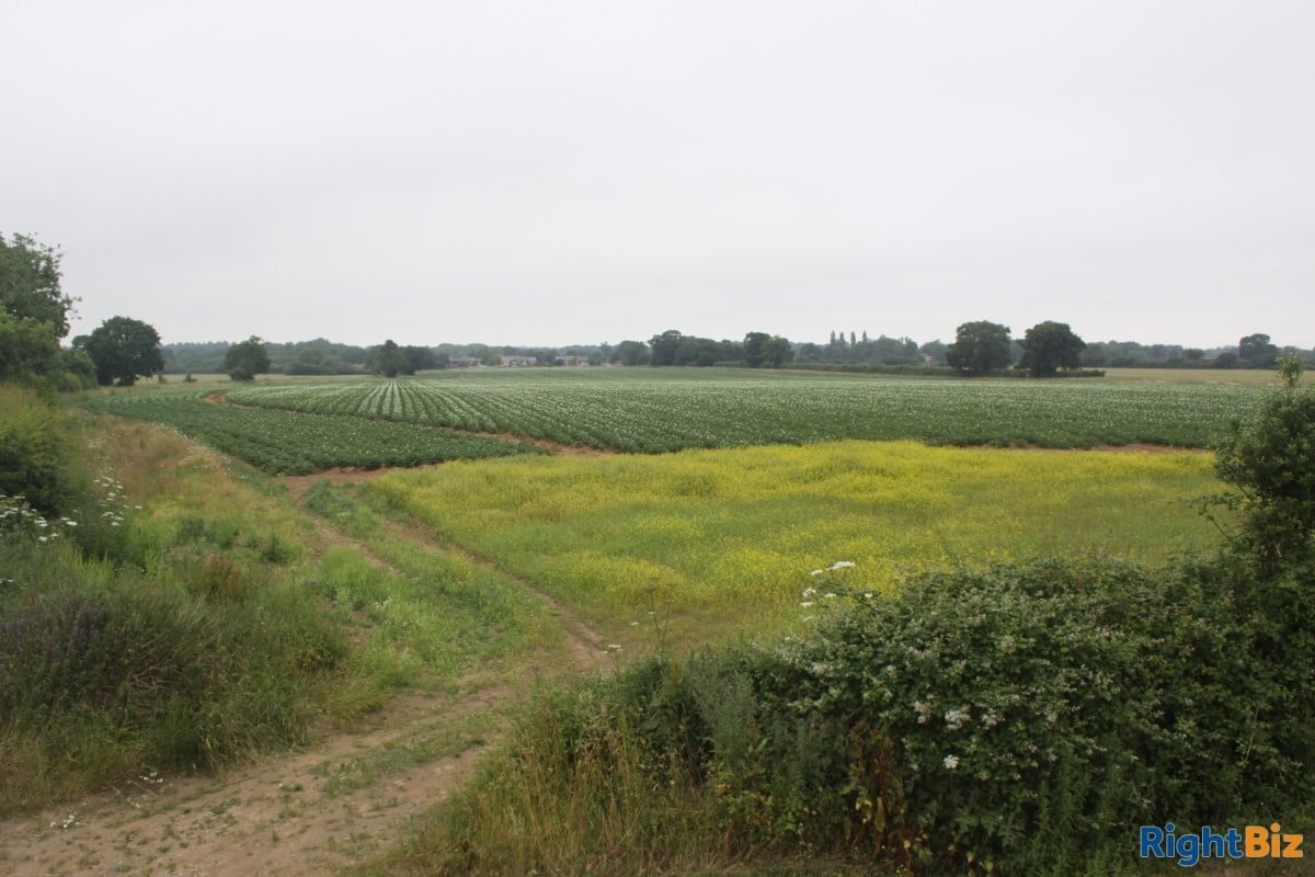 HOLIDAY COTTAGE COMPLEX IN THE HEART OF THE NORFOLK BROADS