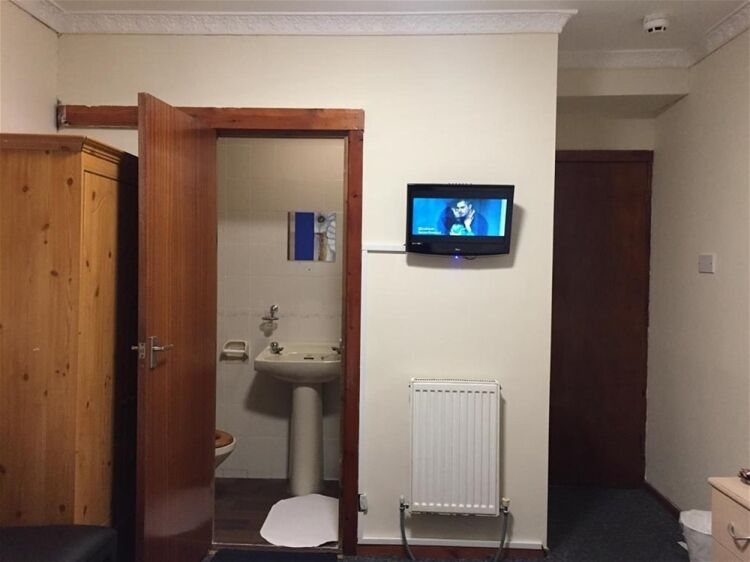 LICENSED FREEHOLD BED & BREAKFAST GUEST HOUSE IN BLACKPOOL
