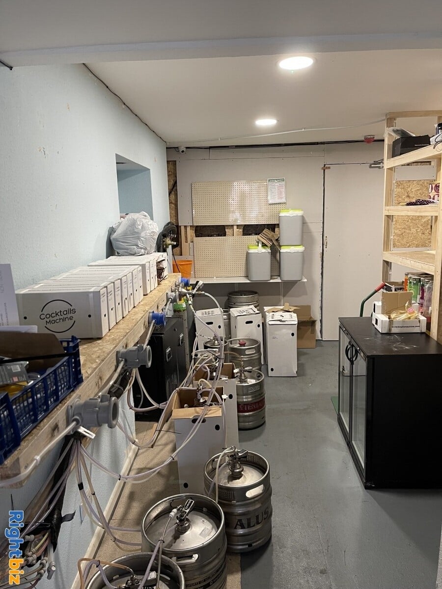 Great business opportunity, fully equipped liquor store with STOCK!! Photo 12