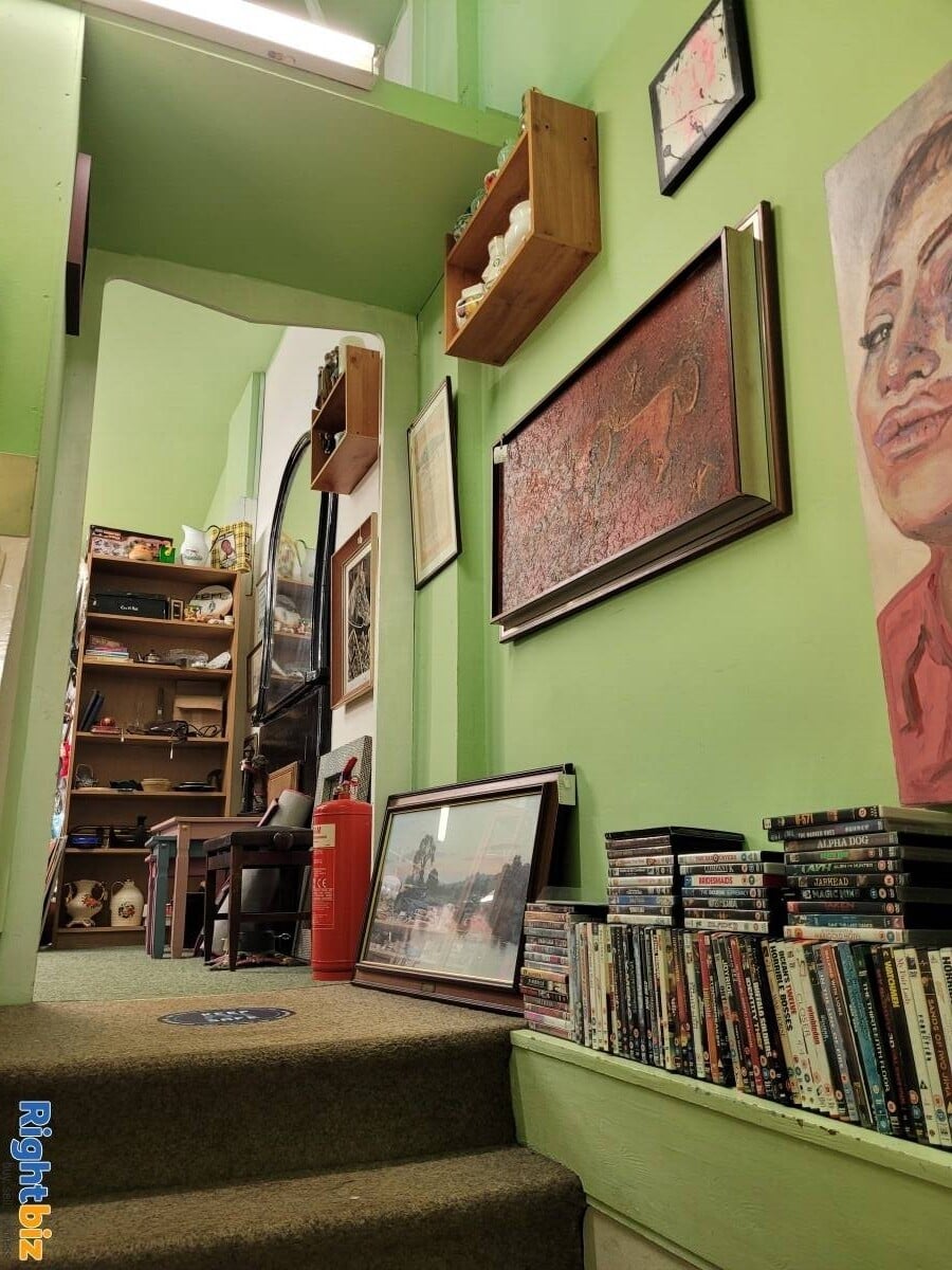 Well established Antique/collectable shop for sale in Mansfield