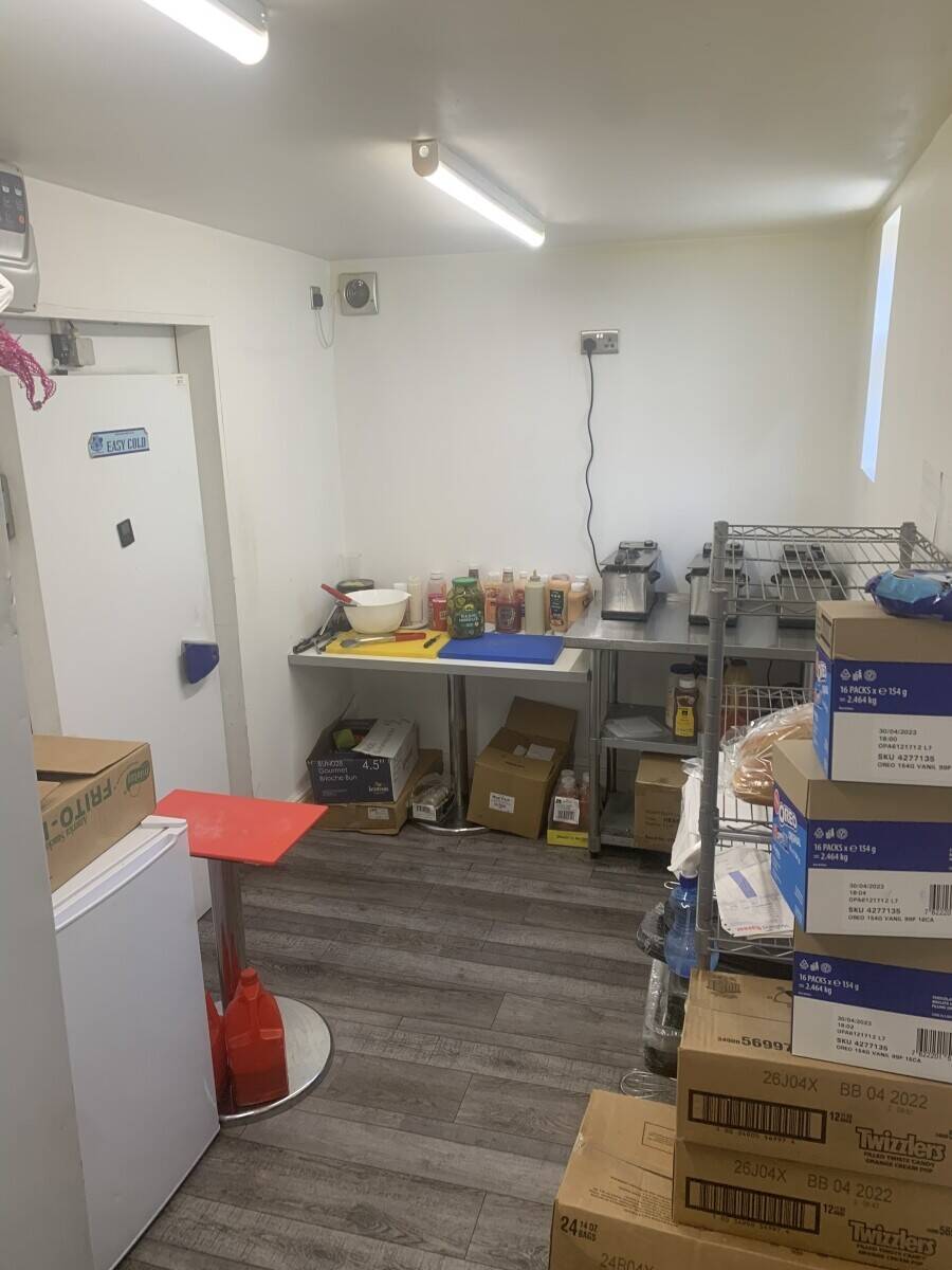 A3 - Well Established 5 Star Hygiene Halal Desserts Parlour With Burgers For Sale  In Gants Hill Photo 12