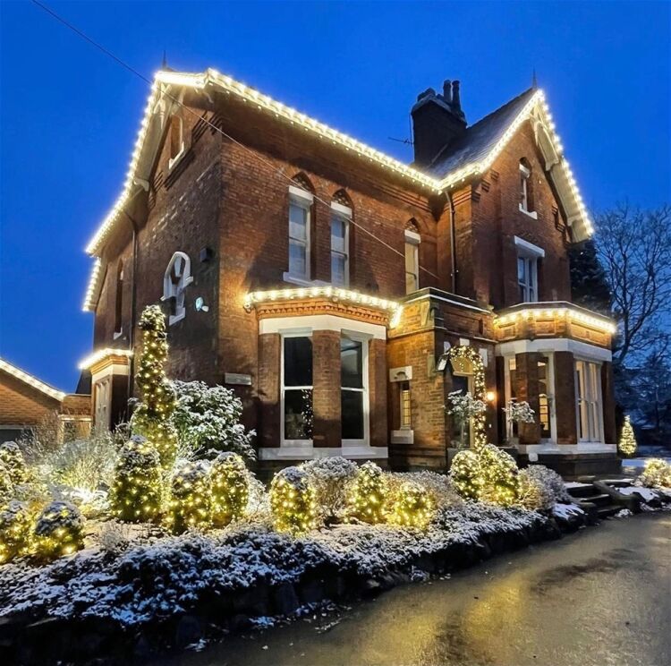 A SPECIALIST IN DESIGNING AND INSTALLING CHRISTMAS LIGHTING DISPLAYS Photo 12