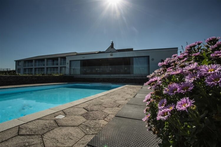 One of Cornwall’s Finest Country Inns, Restaurant & Hotel For Sale in Wadebridge