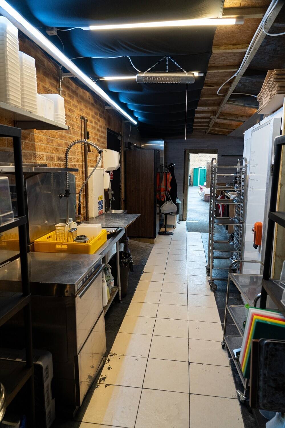 Operational Italian restaurant near Stansted Photo 12