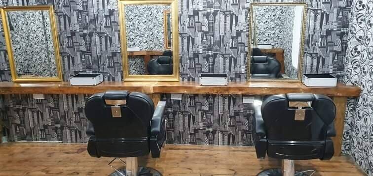 Leasehold Unisex Beauty Salon For Sale In Wakefield town centre