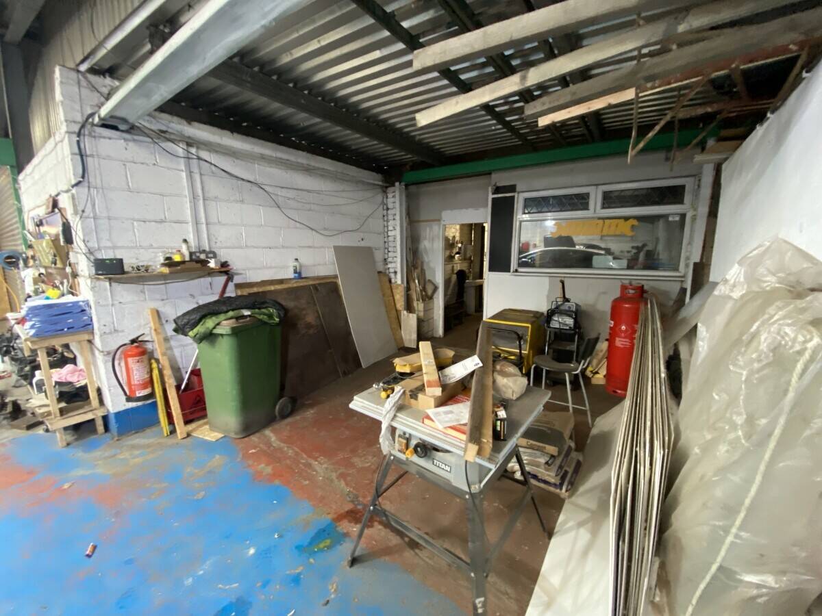 MOT, Service & Repair Garage (Freehold) in Middlesbrough Photo 12