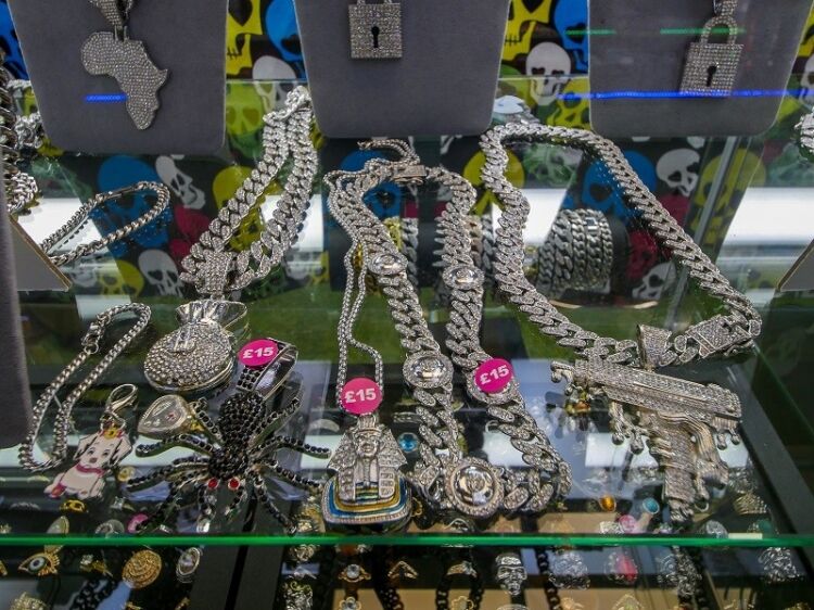 Well established wholesalers of smoking accessories and vapes shops for sale Photo 12
