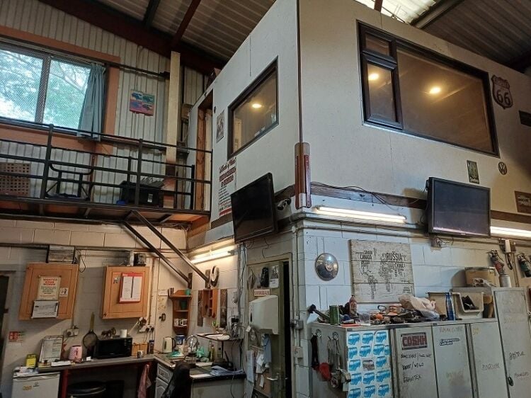 Well established repairs and restoration business for sale Photo 12