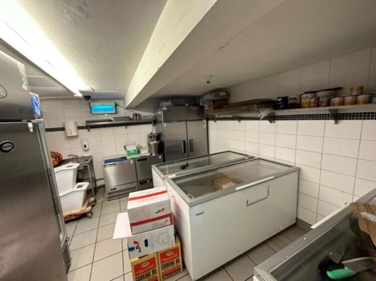 Leasehold Fish & Chip & Pizza Takeaway Located In Nuneaton Photo 12