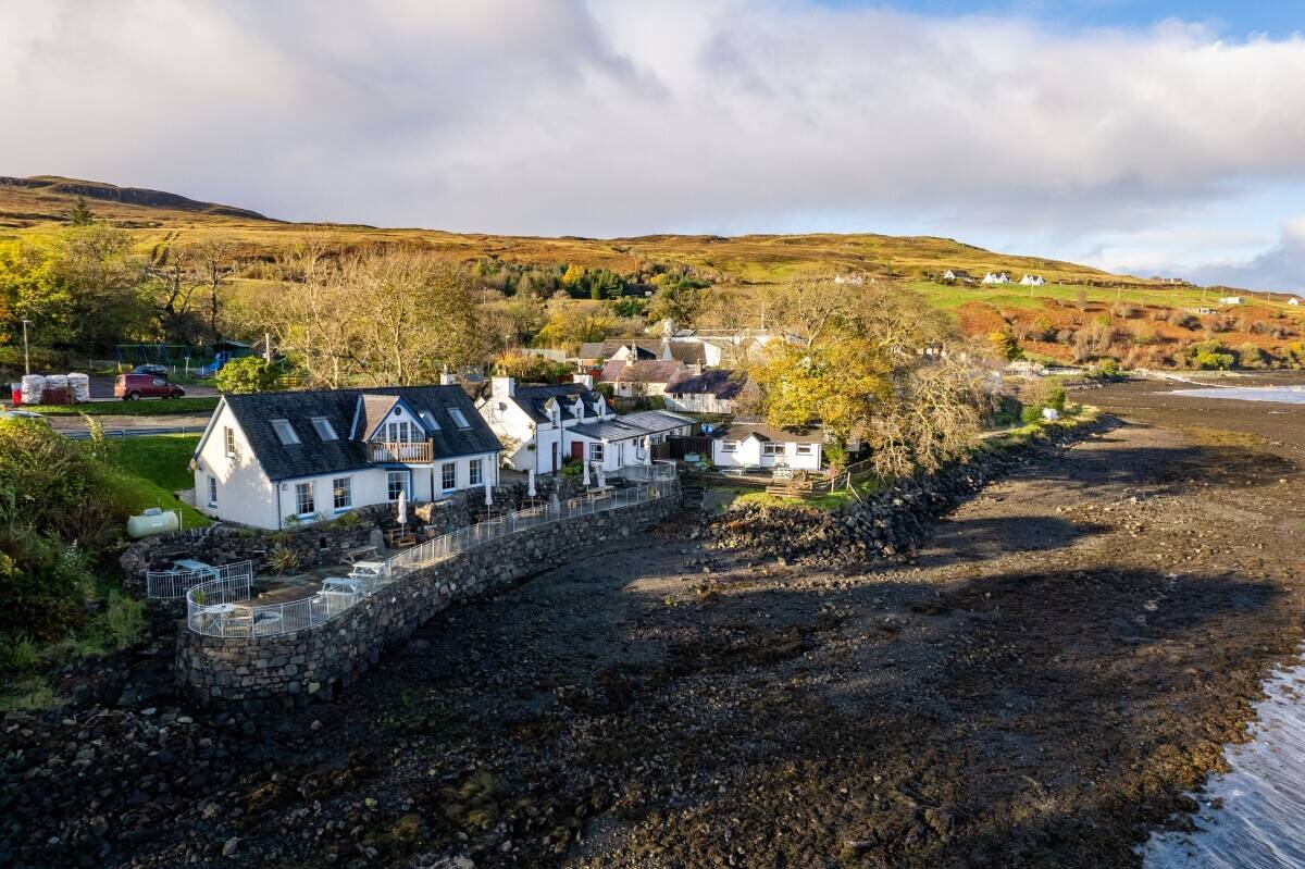 High Volume Pub Restaurant With Letting Accommodation For Sale Photo 12