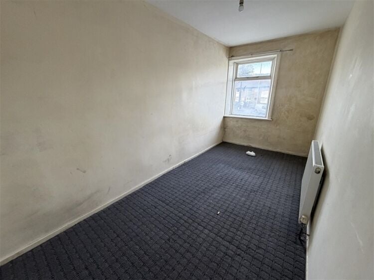 Vacant Unit For Sale in Huddersfield Photo 12