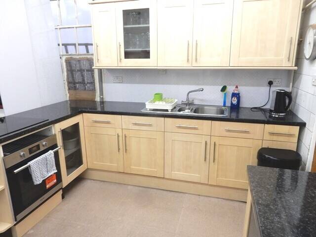 Very Long Leasehold (virtual freehold)  GUEST HOUSE for sale WEYMOUTH Photo 12