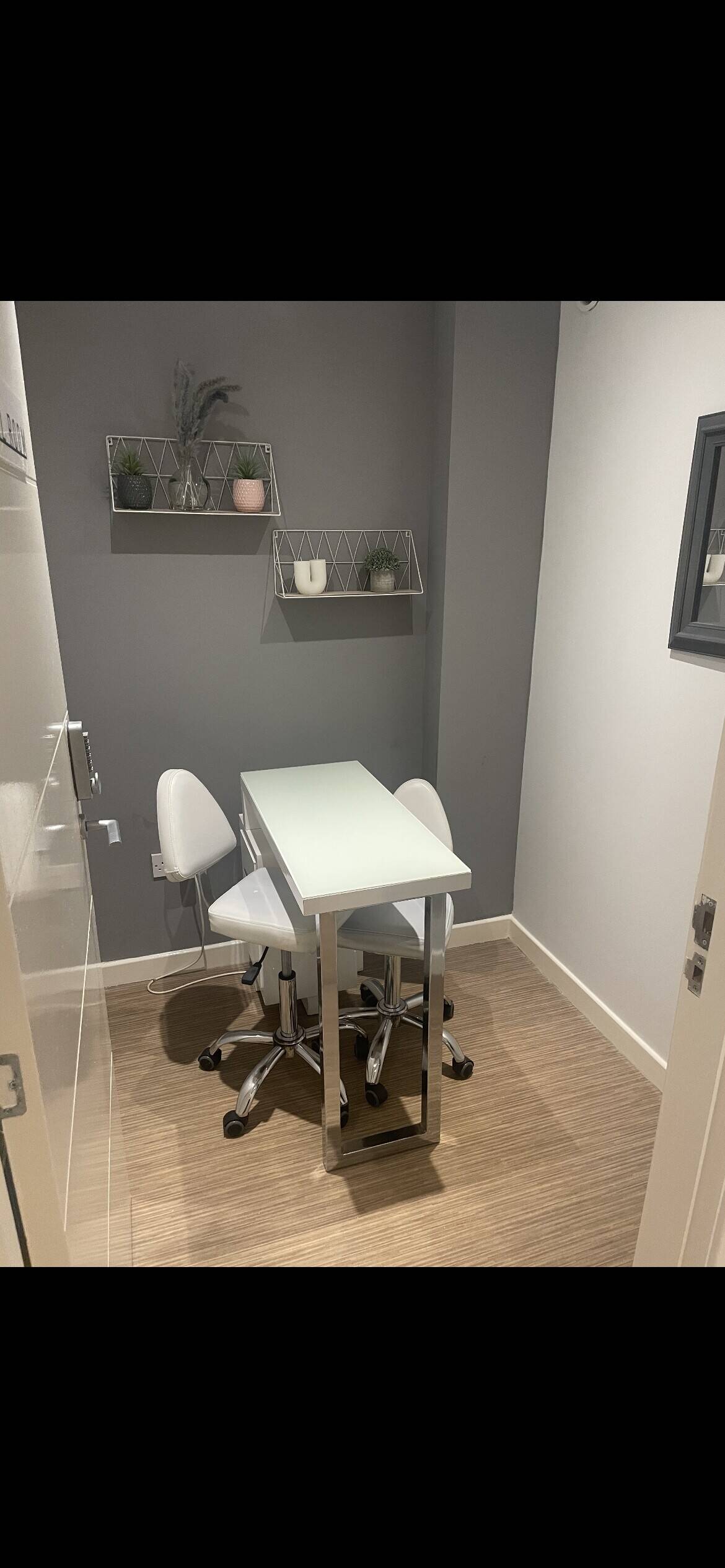 Hair and makeup salon Photo 12