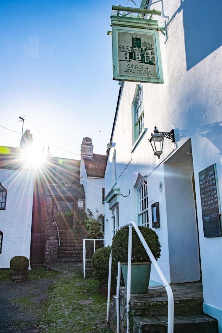 One of Devon’s Finest Country Pubs For Sale in Paignton