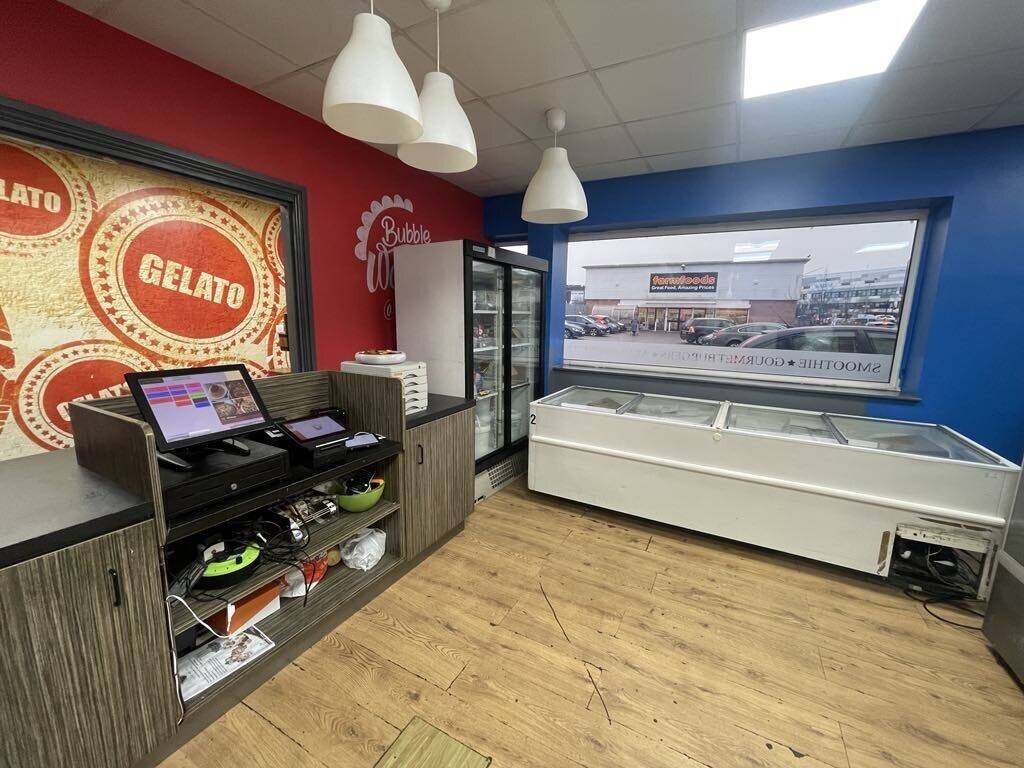 Takeaway & Desserts for sale, spacious workspace allowing alternative uses Photo 13