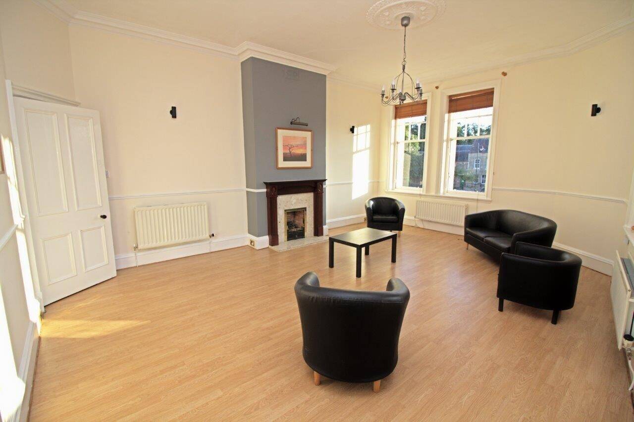 A well-presented bar & restaurant in a sought after Borders town (ref 1671)
