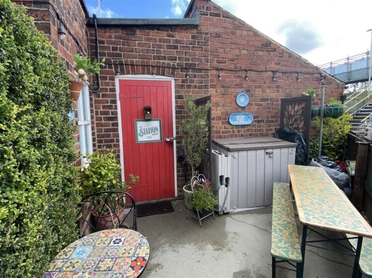 Cafe & Sandwich Bars For Sale in Leeds Photo 12