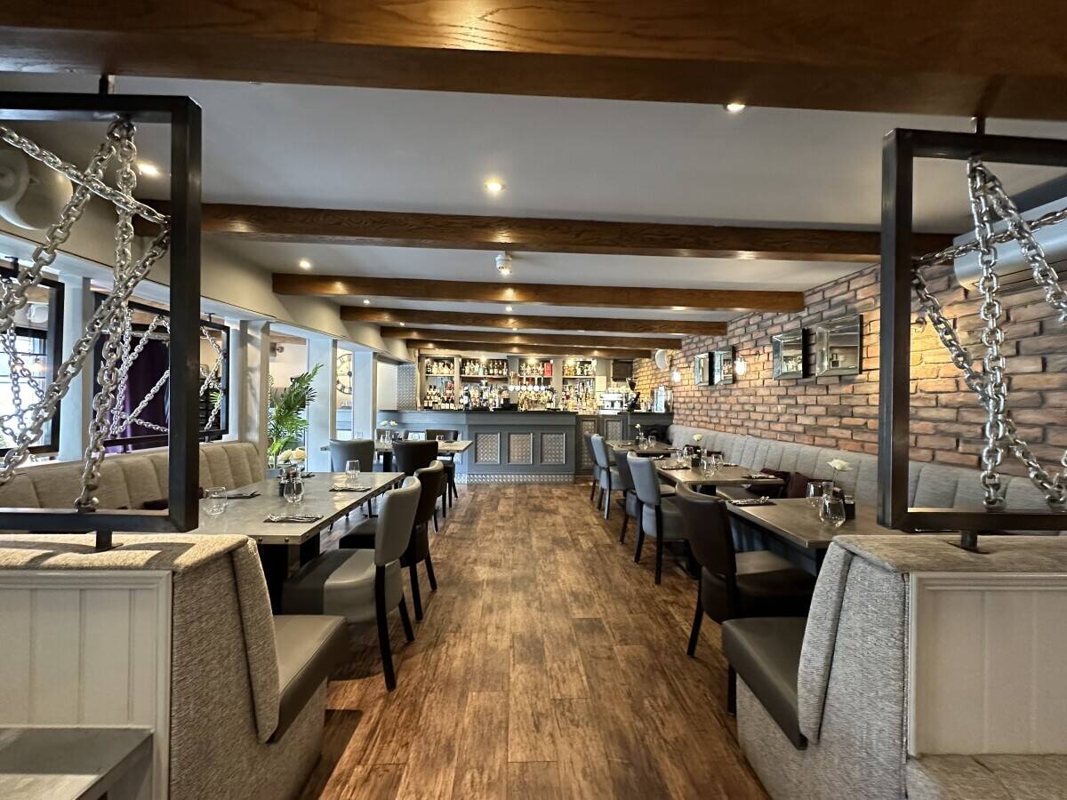 60 Cover Attractive Town Centre Restaurant & 40 Cover Separate Bar
