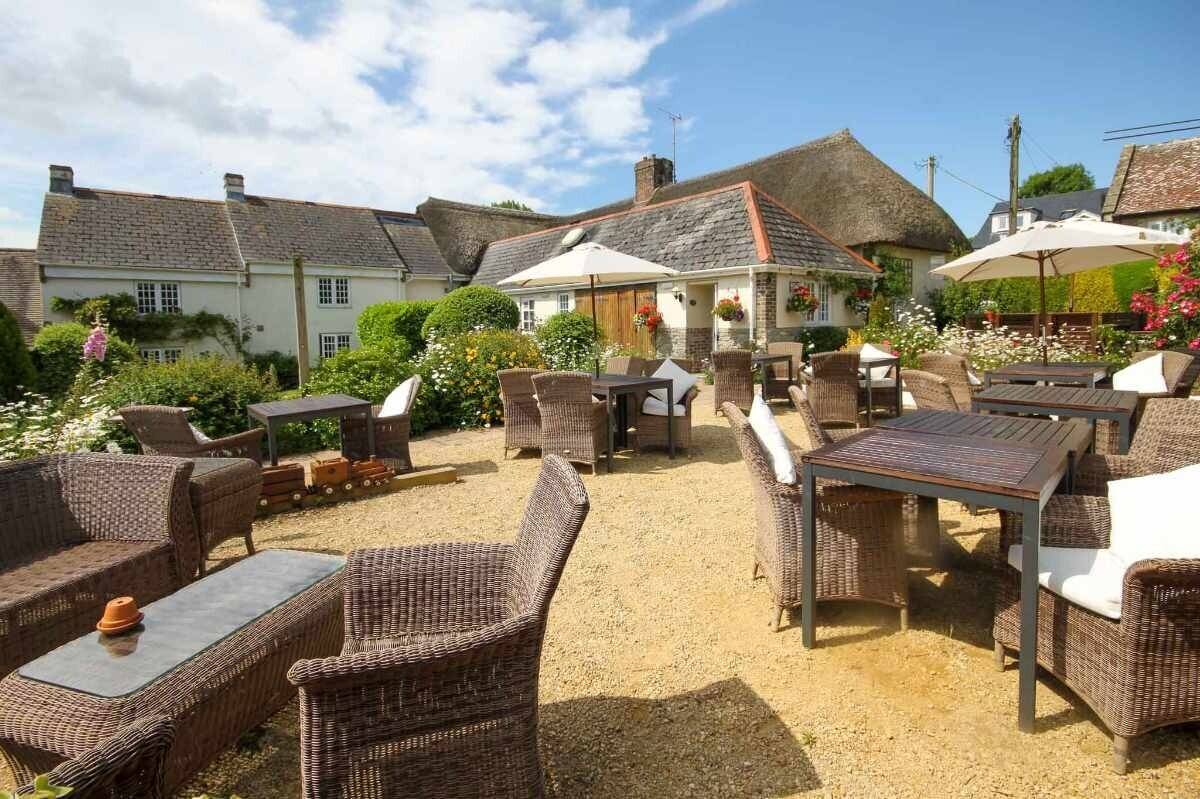 A Beautifully Presented 8-9 Bedroom, Boutique Guest House Photo 12