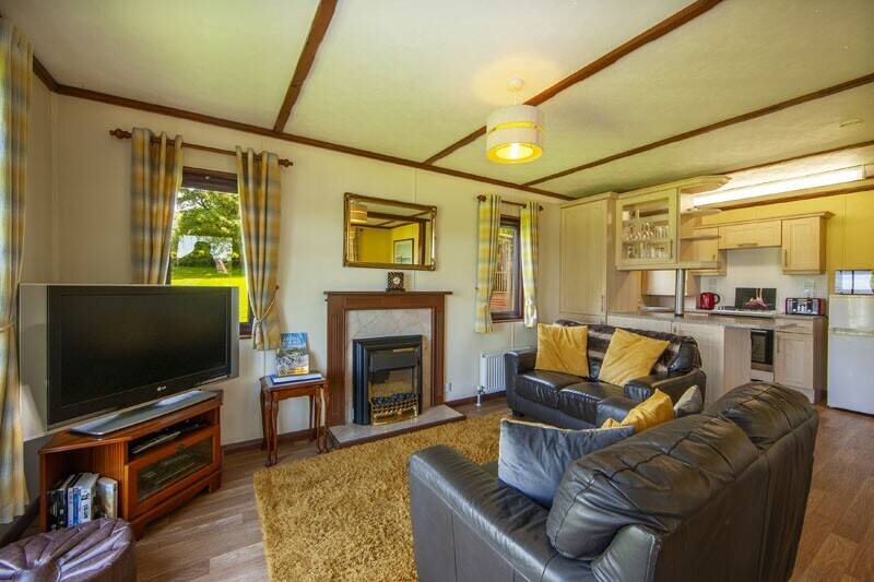 Self catering business with delightful owners flat on the banks of Loch Awe in Argyll and Bute