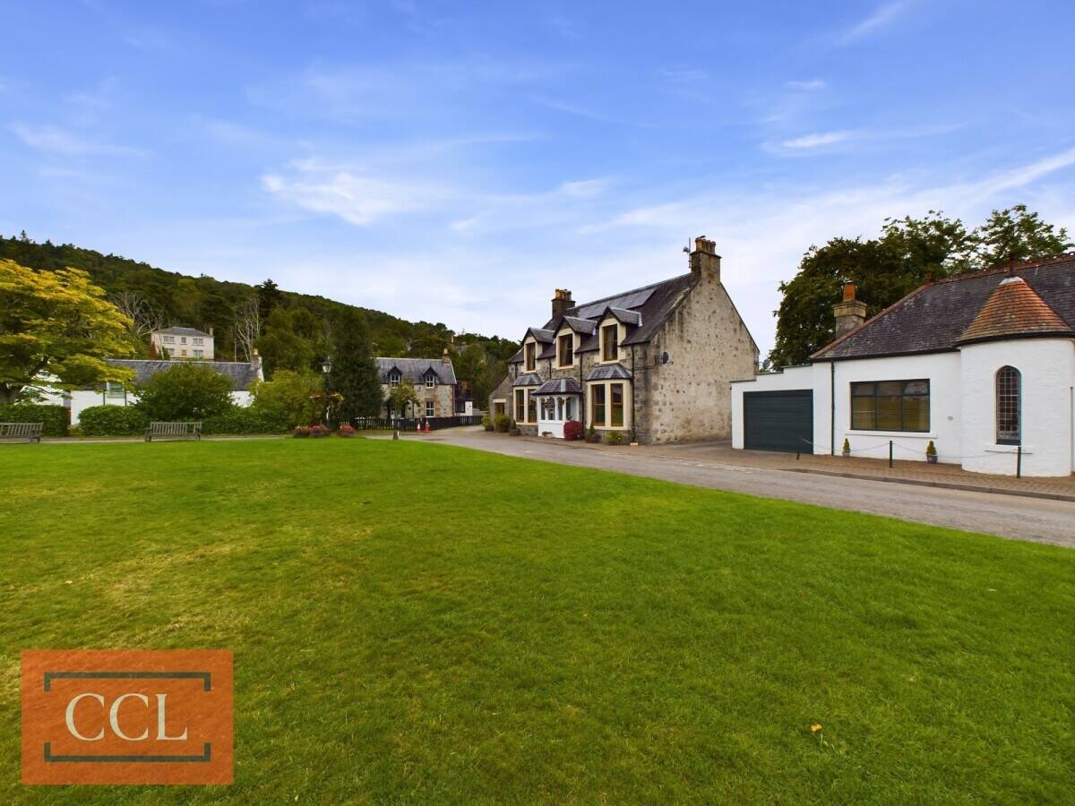 Charming Victorian villa nestled in the heart of Drumnadrochit