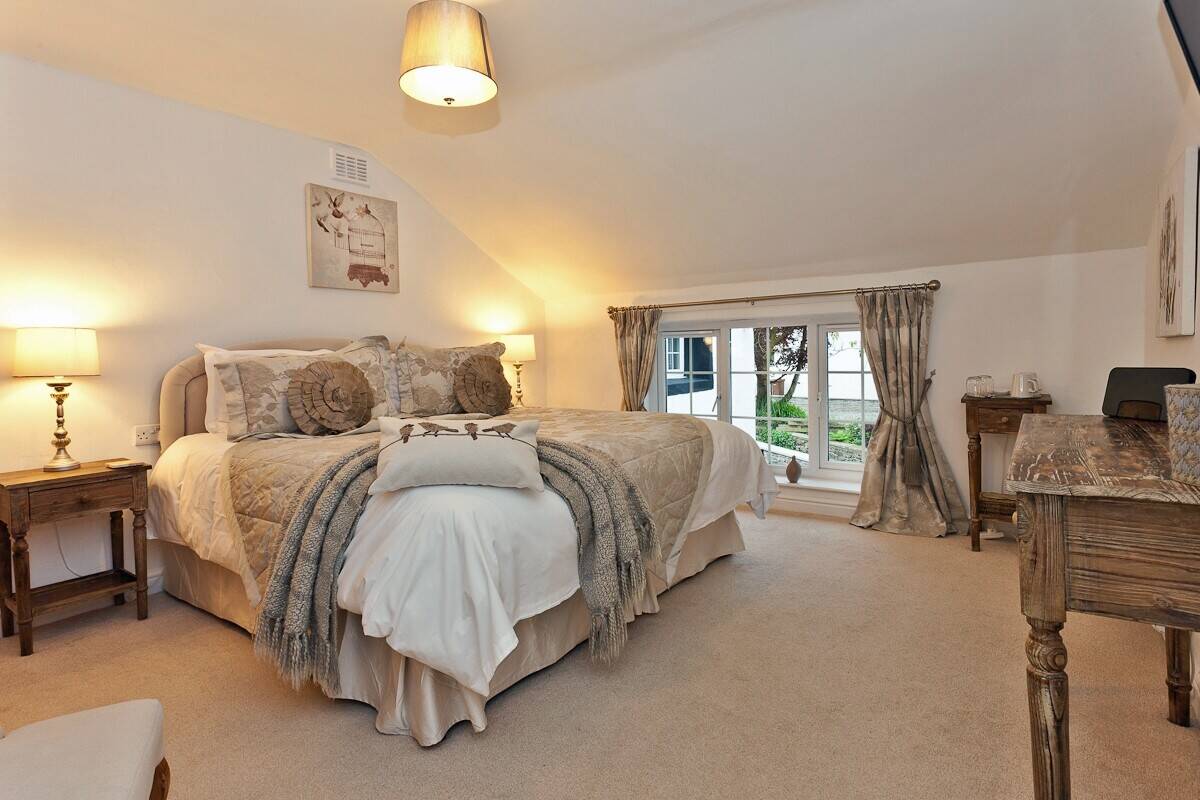 CUMBRIA - LUXURY 8 BEDROOM GUEST HOUSE LOCATED IN THE WESTERN LAKES Photo 12