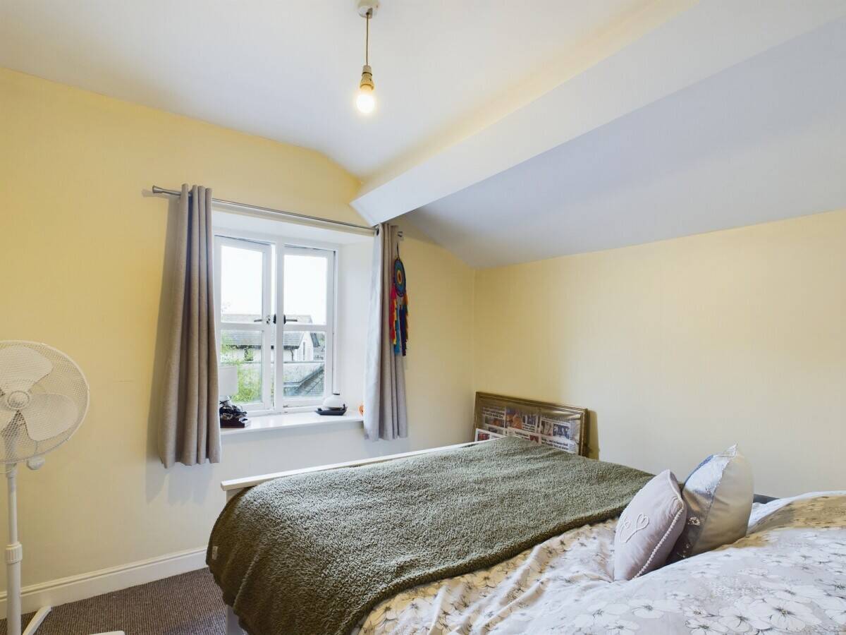 An extremely popular, very well established business in a prime location with a superb turnover. Photo 12
