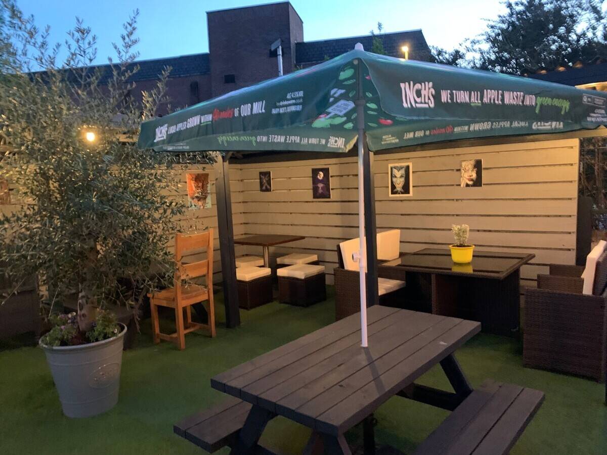 Free house pub with restaurant and four onsuit bedrooms