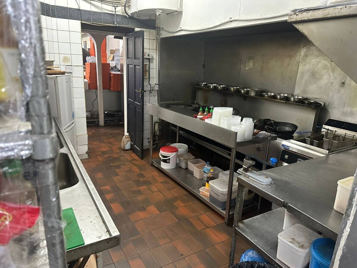 Thriving Restaurant for Sale on Kilburn High Road &ndash; Prime Location, Endless Potential! Photo 11