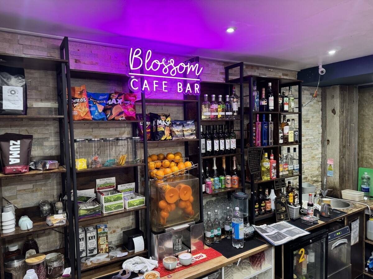 Cafe and Bar in Brighton Photo 12