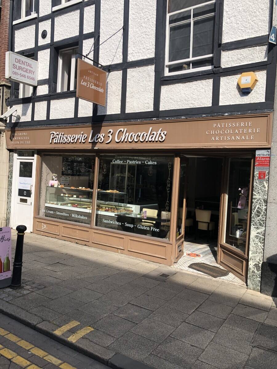 Cafe patisserie shop in Kingston 