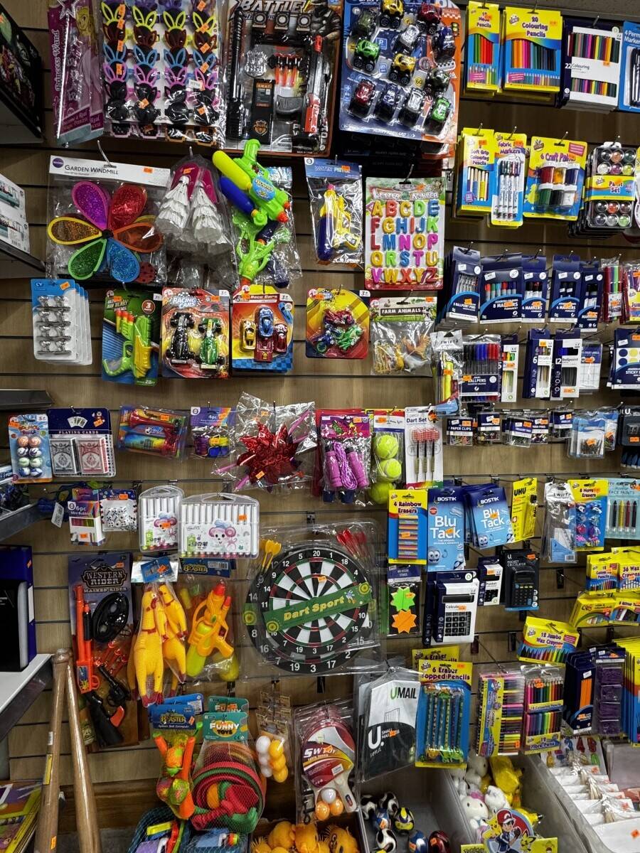 Pound store in Ashton Under Lyne Photo 12