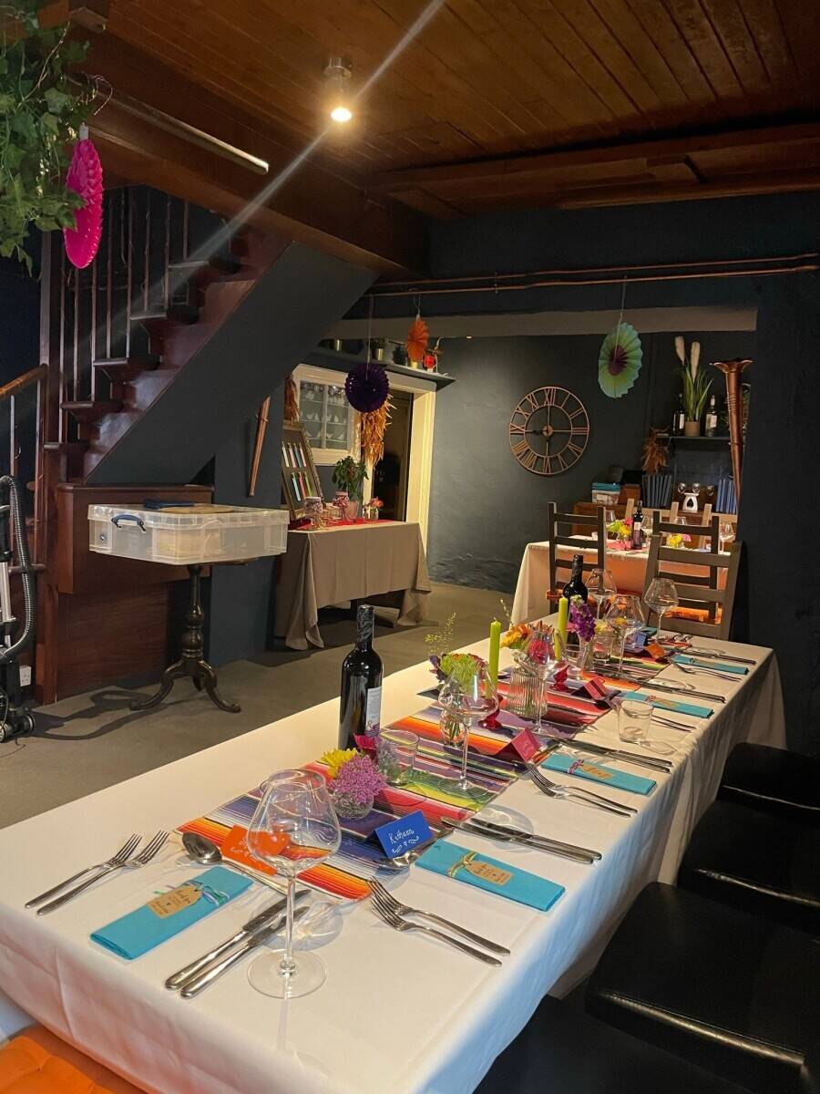 A Neatly Presented Restaurant Opportunity close to Edinburgh in affluent Borders town (ref 1720)