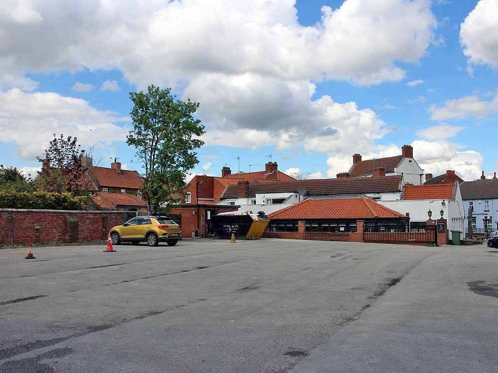 NOTTINGHAMSHIRE - 9 BEDROOM HOTEL, BAR AND RESTAURANT WITH CAR PARK