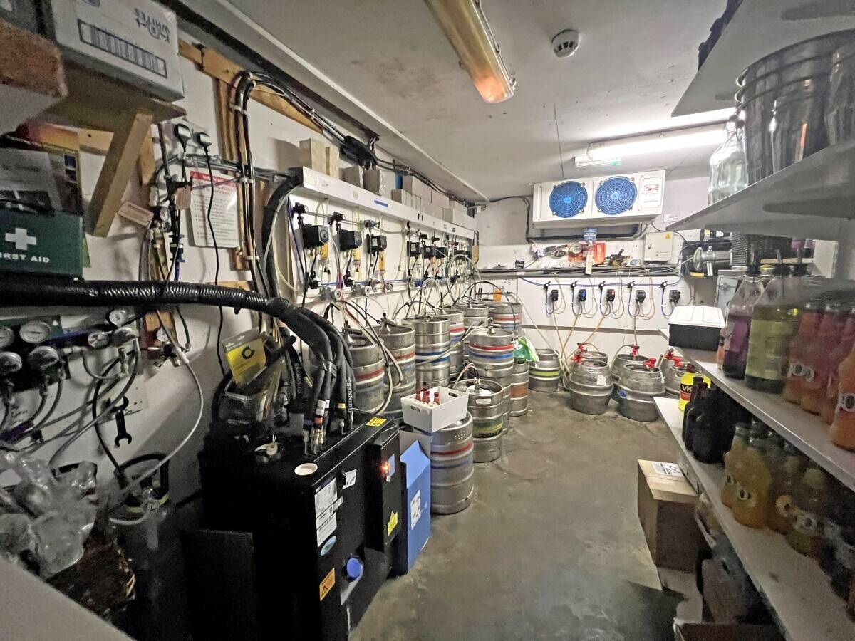 EAST YORKSHIRE - COUNTRY PUB AND RESTAURANT WITH £215,000+ EBITDA