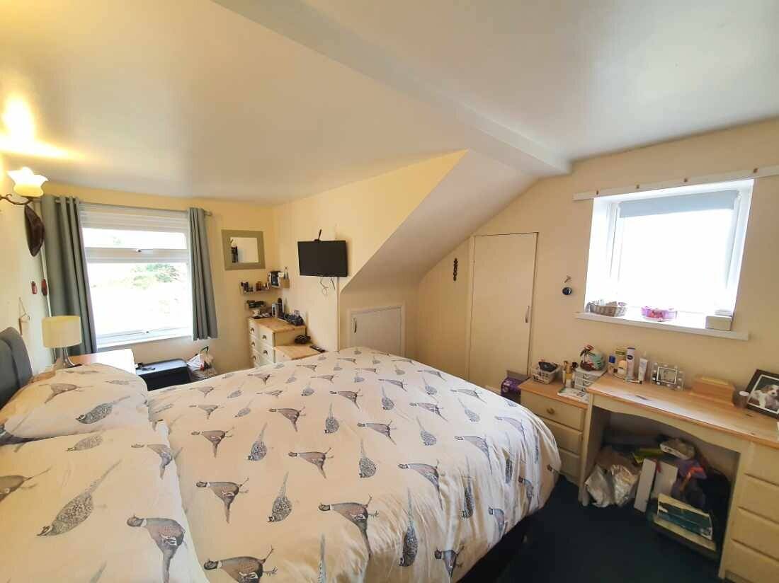 A Beautiful Victorian 8 bedroom Guest House Photo 5
