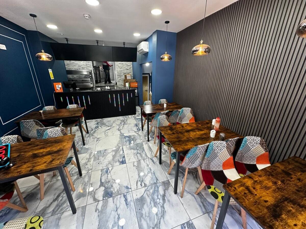Modern Equipped Takeaway Shop on Edgware Road For Sale