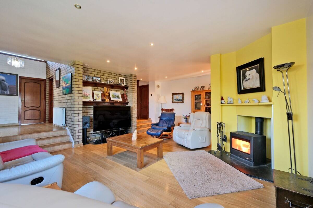 Luxury Boarding Kennel and Stunning 4 Bedroom Home