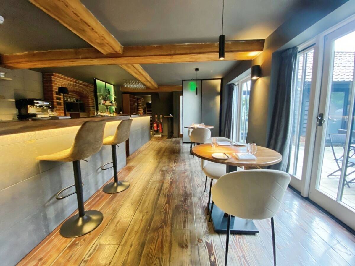 Vacant Fitted Bar / Restaurant - North Hill, Colchester Photo 12