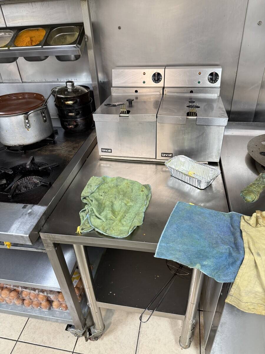 Busy Indian takeaway for sale in Widnes Cheshire Photo 12