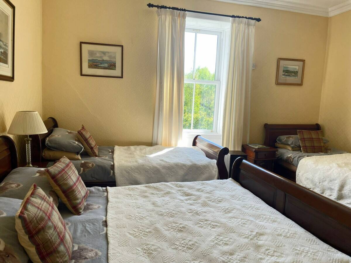 KIRKCUDBRIGHTSHIRE - 12 BEDROOM RIVERSIDE HOTEL & RESTURANT WITH CAMPSITE